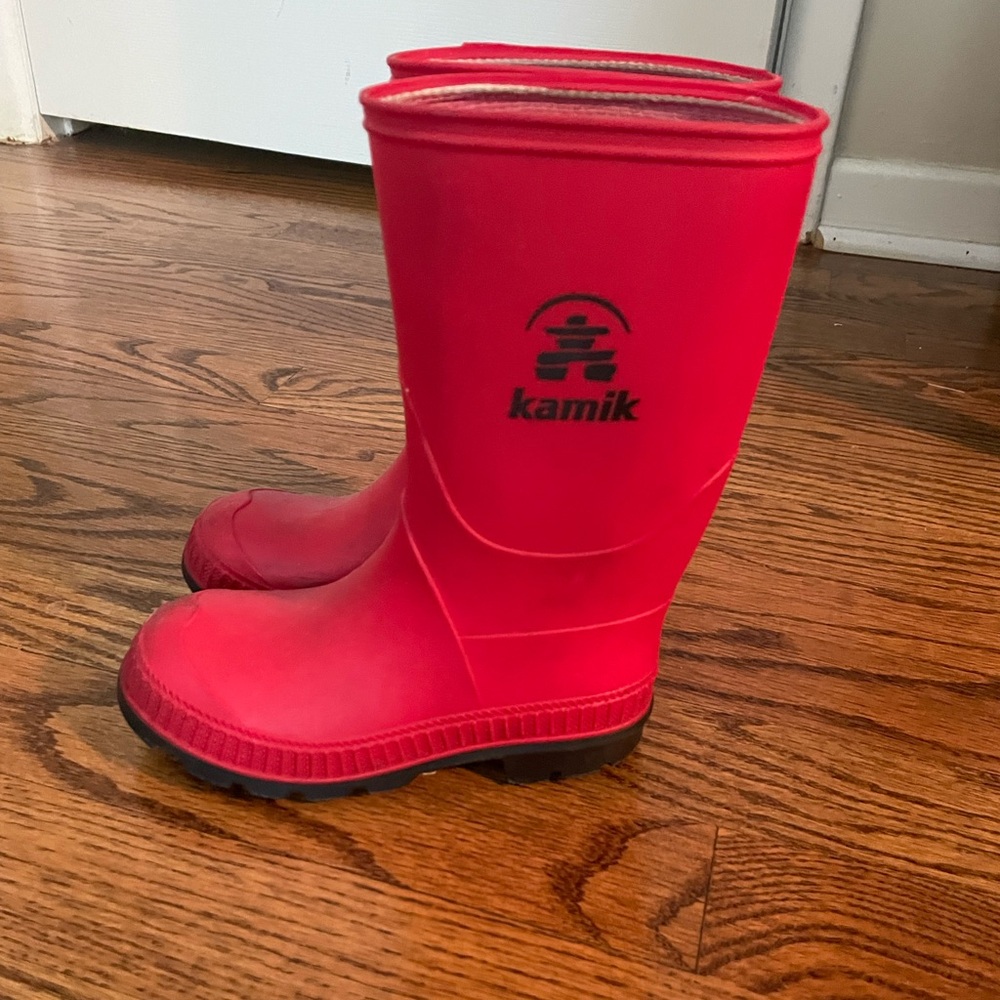 Kamik kid’s rain boots size 11
